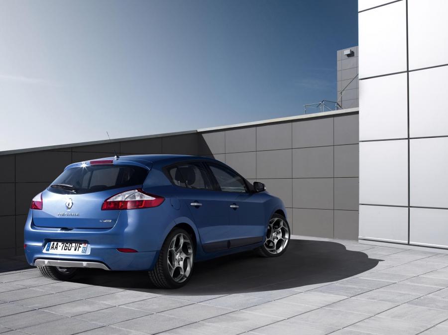  Renault Megane Hatch GT 2011 года  (фото 2 из 13)